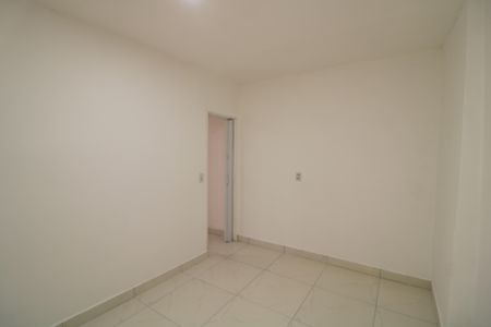 Quarto de casa para alugar com 1 quarto, 52m² em Jardim Santa Teresinha, São Paulo