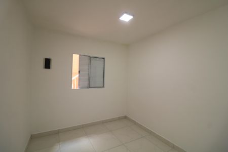 Quarto de casa para alugar com 1 quarto, 52m² em Jardim Santa Teresinha, São Paulo