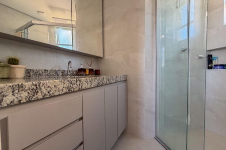 Apartamento à venda com 75m², 2 quartos e 2 vagasBanheiro da Suíte