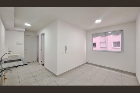 Sala de apartamento para alugar com 2 quartos, 33m² em Parque Industrial Tomas Edson, São Paulo