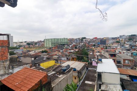 Vista do Quarto de casa para alugar com 1 quarto, 12m² em Jardim Clarice, São Paulo