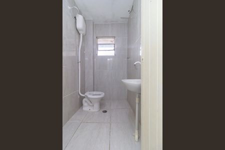 Banheiro de casa para alugar com 1 quarto, 12m² em Jardim Clarice, São Paulo