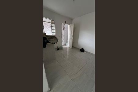 Casa para alugar com 1 quarto, 12m² em Jardim Clarice, São Paulo