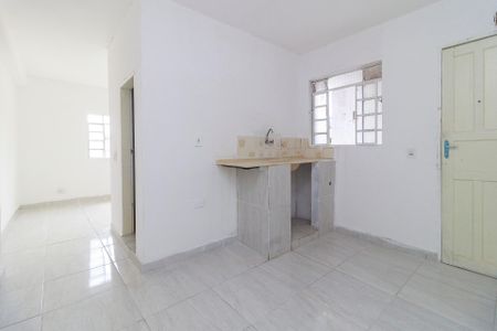 Sala/Cozinha de casa para alugar com 1 quarto, 12m² em Jardim Clarice, São Paulo