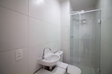 Banheiro de apartamento para alugar com 2 quartos, 32m² em Jardim Caravelas, São Paulo