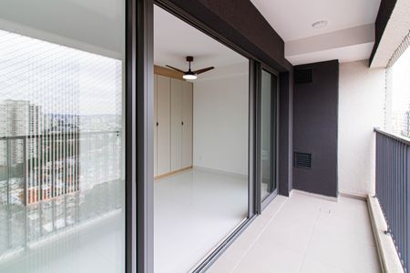 Varanda de kitnet/studio para alugar com 1 quarto, 33m² em Pompeia, São Paulo