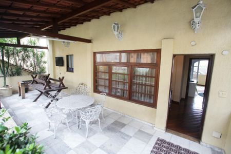 Casa para alugar com 400m², 4 quartos e 3 vagasVaranda dos Fundos