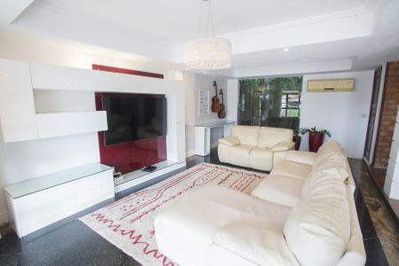 Sala de Estar de casa para alugar com 4 quartos, 400m² em Pechincha, Rio de Janeiro