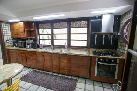 Casa para alugar com 400m², 4 quartos e 3 vagasCozinha