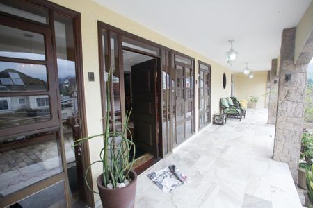 Casa para alugar com 400m², 4 quartos e 3 vagasVaranda
