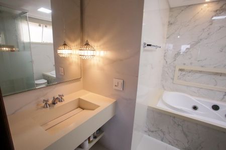 Casa para alugar com 400m², 4 quartos e 3 vagasBanheiro da Suíte