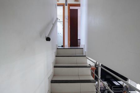 Casa de condomínio para alugar com 86m², 3 quartos e 1 vagaEscada