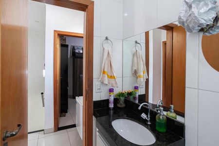 Casa de condomínio para alugar com 86m², 3 quartos e 1 vagaBanheiro social