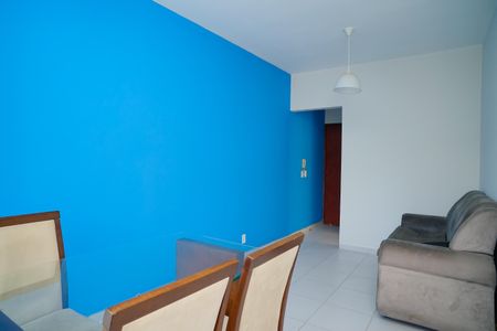 Sala de apartamento para alugar com 2 quartos, 60m² em Camburi, Maricá