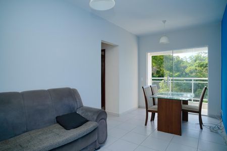 Sala de apartamento para alugar com 2 quartos, 60m² em Camburi, Maricá