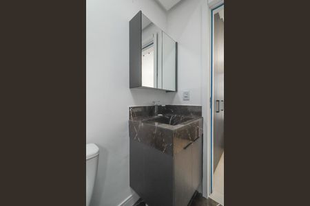 Banheiro de apartamento para alugar com 1 quarto, 34m² em Independência, Porto Alegre