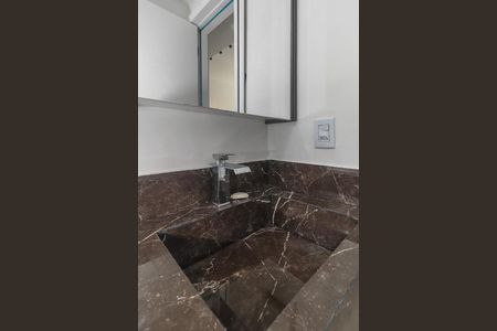 Banheiro de apartamento para alugar com 1 quarto, 34m² em Independência, Porto Alegre