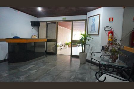 Apartamento à venda com 85m², 2 quartos e sem vaga Apartamento à venda com 85m², 2 quartos e sem vagaPortaria e hall entrada