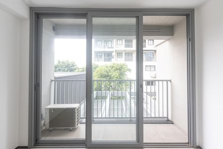 Studio à venda com 28m², 1 quarto e sem vaga Studio à venda com 28m², 1 quarto e sem vagaVaranda