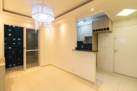 Sala de apartamento à venda com 3 quartos, 57m² em Jardim Cocaia, Guarulhos