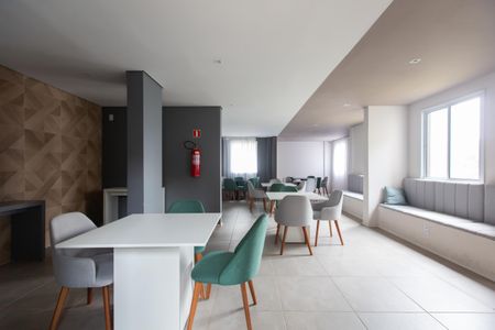 Apartamento para alugar com 42m², 2 quartos e sem vagaÁrea comum - Salão de Festas 