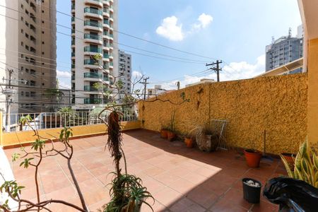 Casa para alugar com 120m², 2 quartos e 2 vagas Casa para alugar com 120m², 2 quartos e 2 vagasTerraço