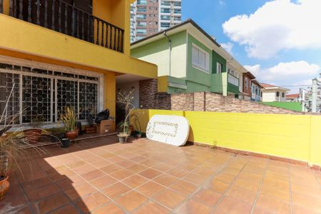 Casa para alugar com 120m², 2 quartos e 2 vagas Casa para alugar com 120m², 2 quartos e 2 vagasTerraço