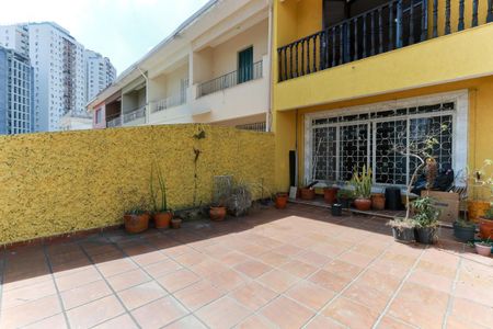Casa para alugar com 120m², 2 quartos e 2 vagas Casa para alugar com 120m², 2 quartos e 2 vagasTerraço