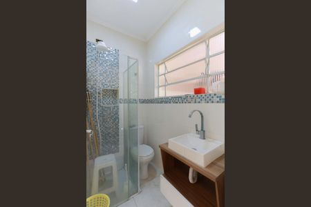 Casa para alugar com 120m², 2 quartos e 2 vagas Casa para alugar com 120m², 2 quartos e 2 vagasBanheiro de serviço