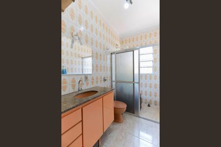 Casa para alugar com 120m², 2 quartos e 2 vagas Casa para alugar com 120m², 2 quartos e 2 vagasBanheiro
