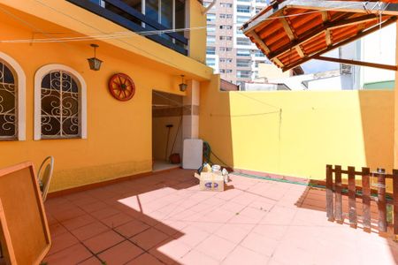 Casa para alugar com 120m², 2 quartos e 2 vagas Casa para alugar com 120m², 2 quartos e 2 vagasQuintal