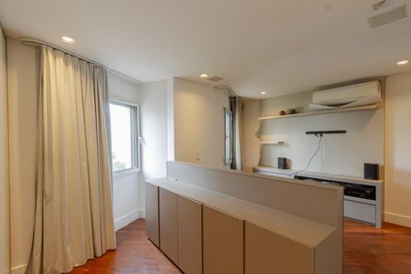 Apartamento para alugar com 250m², 3 quartos e 3 vagas Apartamento para alugar com 250m², 3 quartos e 3 vagasSuíte 1