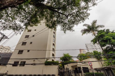 Apartamento para alugar com 250m², 3 quartos e 3 vagas Apartamento para alugar com 250m², 3 quartos e 3 vagasFachada