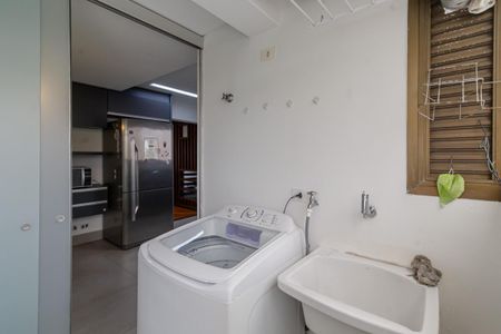 Apartamento para alugar com 250m², 3 quartos e 3 vagas Apartamento para alugar com 250m², 3 quartos e 3 vagasÁrea de Serviço