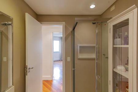 Apartamento para alugar com 250m², 3 quartos e 3 vagas Apartamento para alugar com 250m², 3 quartos e 3 vagasBanheiro