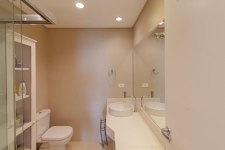 Apartamento para alugar com 250m², 3 quartos e 3 vagas Apartamento para alugar com 250m², 3 quartos e 3 vagasBanheiro