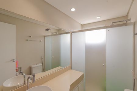 Apartamento para alugar com 250m², 3 quartos e 3 vagas Apartamento para alugar com 250m², 3 quartos e 3 vagasBanheiro da Suíte 2