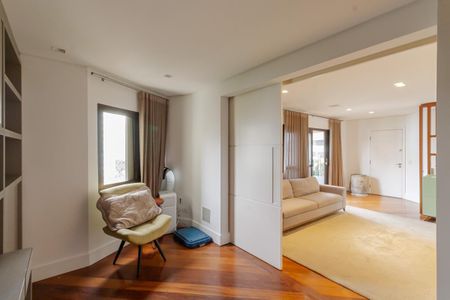 Apartamento para alugar com 250m², 3 quartos e 3 vagasEscritório