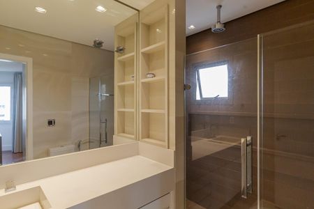 Apartamento para alugar com 250m², 3 quartos e 3 vagas Apartamento para alugar com 250m², 3 quartos e 3 vagasBanheiro da Suíte 1