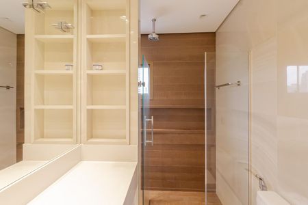 Apartamento para alugar com 250m², 3 quartos e 3 vagas Apartamento para alugar com 250m², 3 quartos e 3 vagasBanheiro da Suíte 1