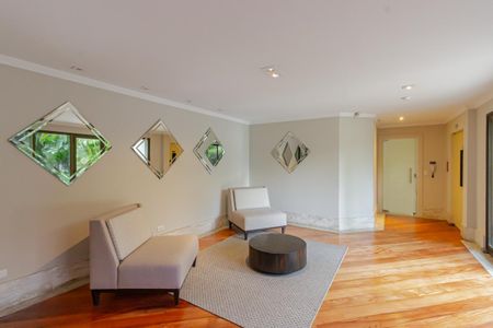 Apartamento para alugar com 250m², 3 quartos e 3 vagasÁrea Comum - Hall Social