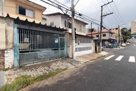 Casa para alugar com 280m², 3 quartos e 2 vagas Casa para alugar com 280m², 3 quartos e 2 vagasFachada