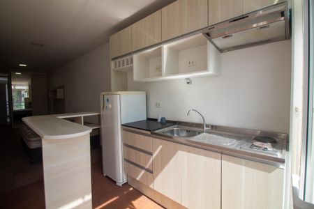 Cozinha de kitnet/studio para alugar com 1 quarto, 32m² em Jardim Caravelas, São Paulo