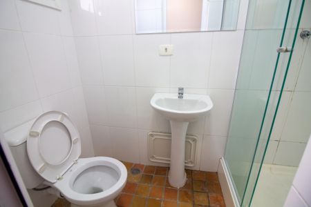 Banheiro de kitnet/studio para alugar com 1 quarto, 32m² em Jardim Caravelas, São Paulo