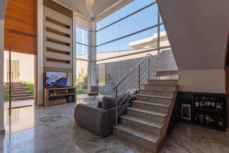 Casa à venda com 360m², 5 quartos e 3 vagasFoto 01