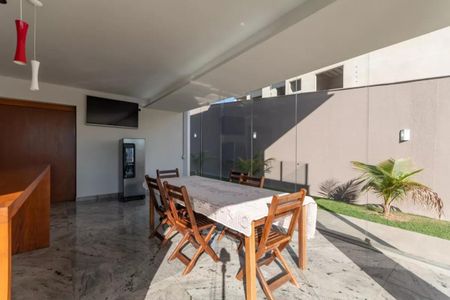Casa à venda com 360m², 5 quartos e 3 vagasFoto 06