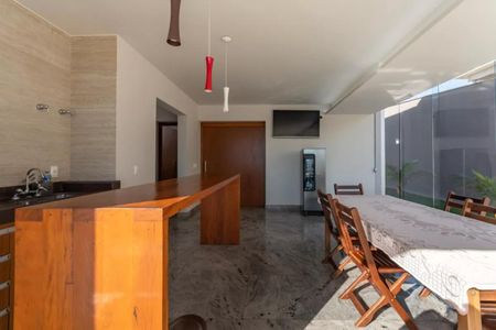 Casa à venda com 360m², 5 quartos e 3 vagasFoto 04