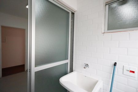 Apartamento para alugar com 60m², 3 quartos e 1 vagaÁrea de Serviço