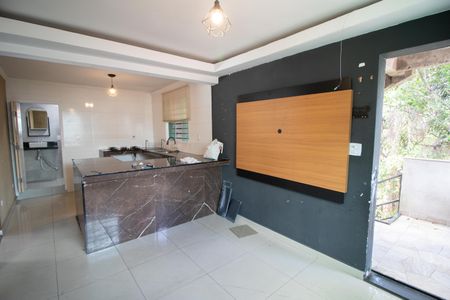 SALA de casa para alugar com 2 quartos, 120m² em Vila Continental, São Paulo