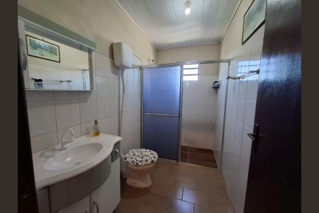 Casa à venda com 352m², 3 quartos e 4 vagas Casa à venda com 352m², 3 quartos e 4 vagasBanheiro 2